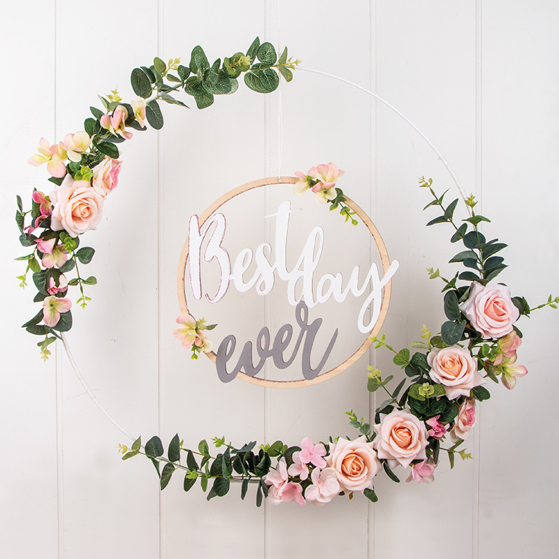 Krans en bloemen voor een zomerhuwelijk!