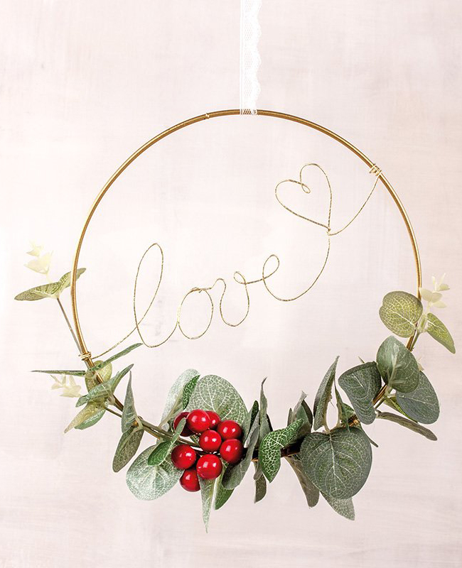 Huwelijksdecoratie : Een metalen kroon alle LOVE !